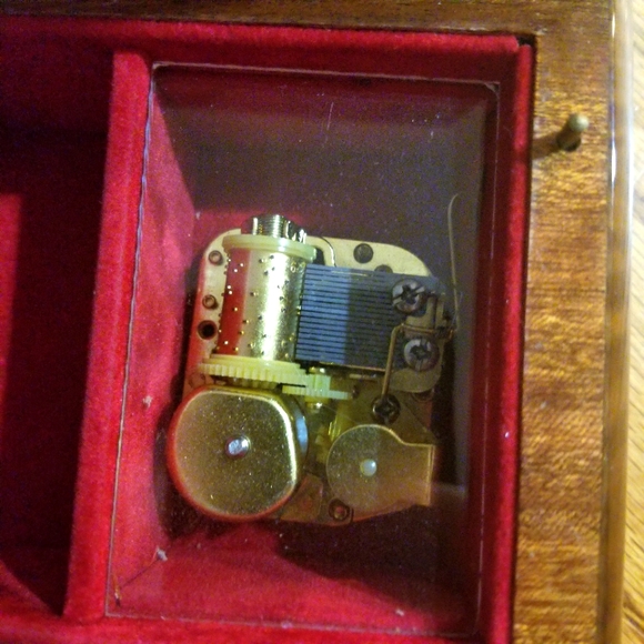 Vintage Italian Music Box - Picture 11 of 12